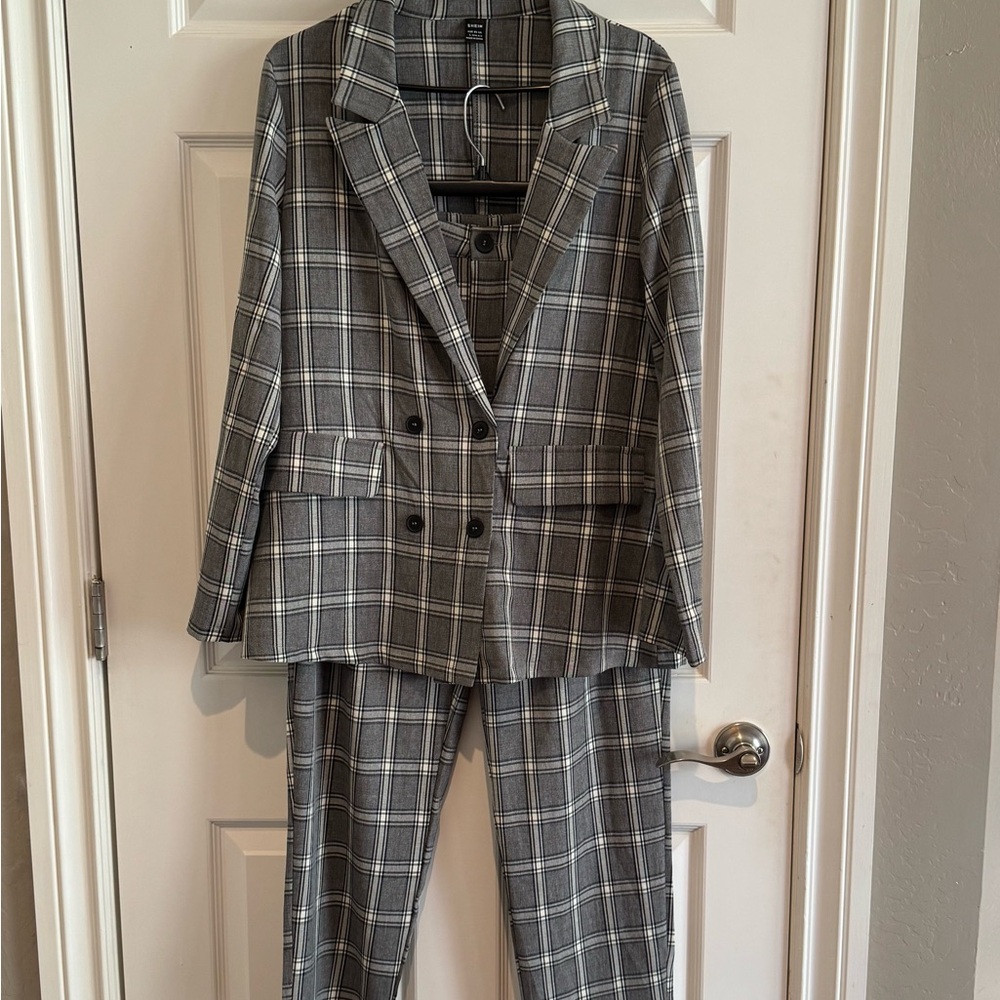 Women’s SHEIN Gray Plaid Suit with pants and blazer, two piece suit